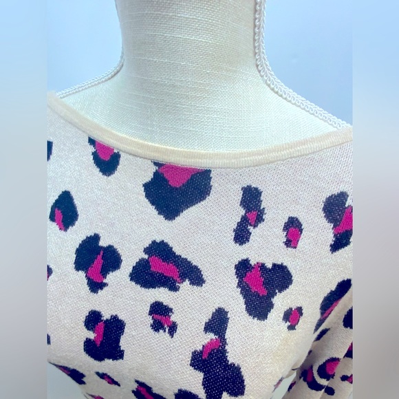 Chico’s Pink Animal Print Bateau Neck Sweater-Size 2 - Picture 5 of 11